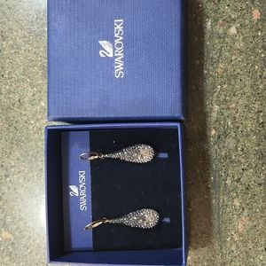 Swaroski Dangle Tear Drop Earrings Genuine Vintage